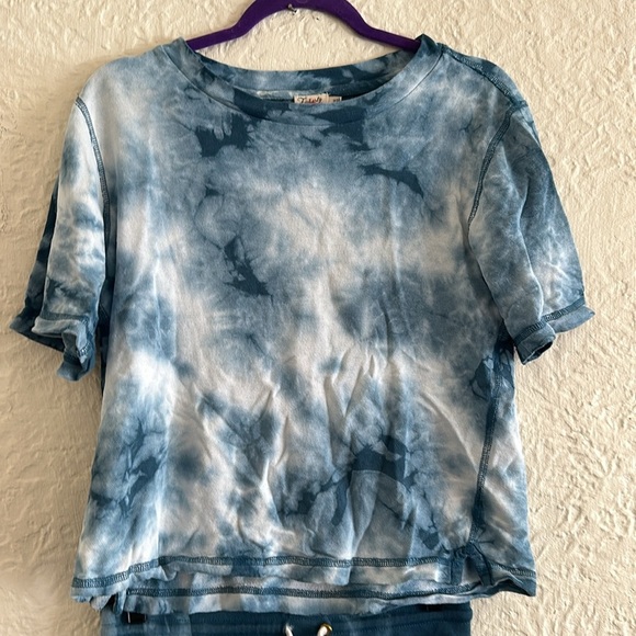Faherty Go Easy Majolica Blue White Tie Dye Tee Shirt Top Shorts Set Outfit M - Picture 6 of 12